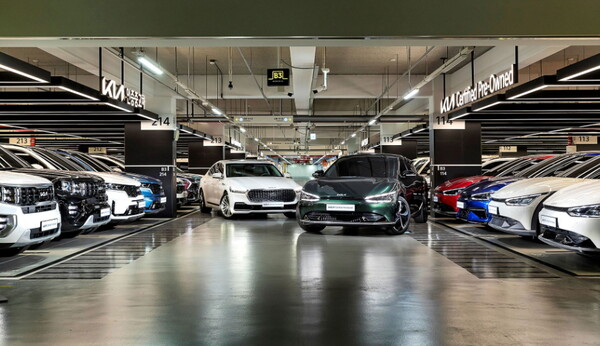 기아가 중고차를 실물로 보고 전문가와 1대 1 구매 상담할 수 있는 서비스를 시작한다. 