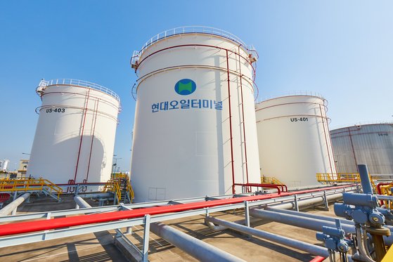 현대오일터미널㈜이 울주군 온산읍 남신항 1선석 102,479㎡ 부지에 2천억 원을 투자하여 총 36만 톤 규모의 액체저장탱크 52기를 증설한다.