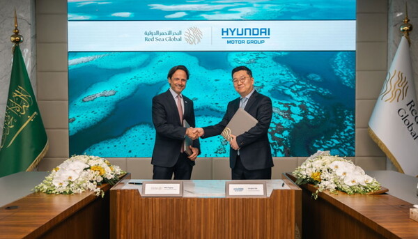 (오른쪽부터) 이동건 현대자동차그룹 GSO(Global Strategy Office) 미래성장전략 사업부 상무와 존 파가노(John Pagano) RSG CEO