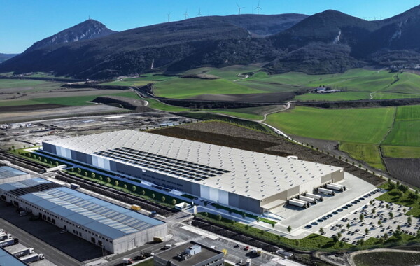 현대모비스가 유럽 자동차 시장의 중심인 스페인에 서유럽 첫 전동화 전용 공장을 짓는다. 