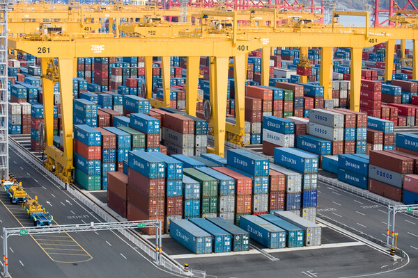 4월 수출은 1월에 이어 전년 동월 대비 두 자릿수 이상 증가한 562.6억 달러(+13.8%)를 기록하면서 7개월 연속 플러스 흐름을 이어나갔다.