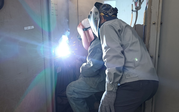 전라남도가 조선산업의 내국인 근로자 유입을 돕기 위해 조선업 신규 취업자 이주정착금과 조선업 퇴직자 희망채용장려금을 지원한다.
