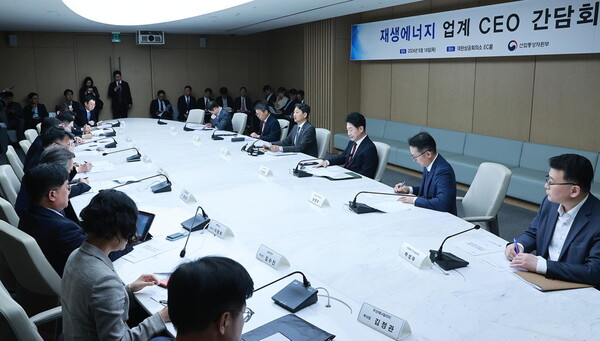 재생에너지를 탄소중립과 에너지안보 달성의 핵심 수단으로 활용하기 위해, 정부가 주도하여 본격적인 재생에너지 시장 확대에 나선다.