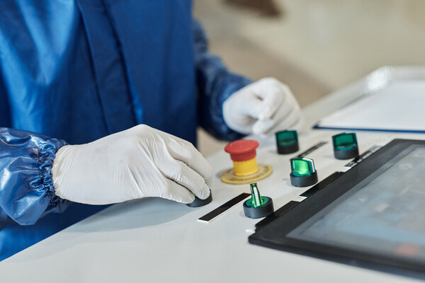 글로벌 IT 수요 확대, 주요 수출국 경기 및 수출단가의 개선에 따라 정유와 이차전지를 제외한 대다수 산업에서 수출 증가하여 하반기에도 증가 추세가 지속될 전망이며, 이에 13대 주력산업의 2024년 수출은 전년대비 10.5% 증가할 것으로 예상된다.