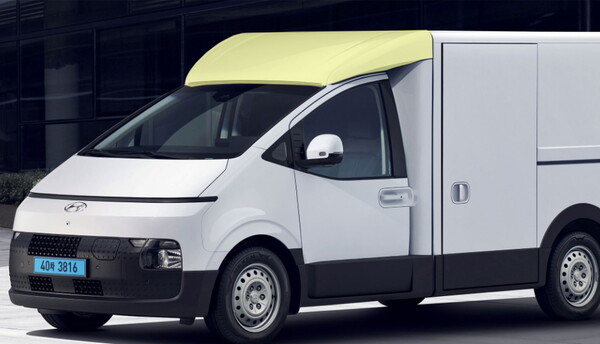 현대자동차·기아가 ‘무도장 복합재 성형 기술’ 양산에 성공, 현대차 전동화 비즈니스 플랫폼 모델 ‘ST1 카고’의 루프 스포일러에 최초로 적용됐다.