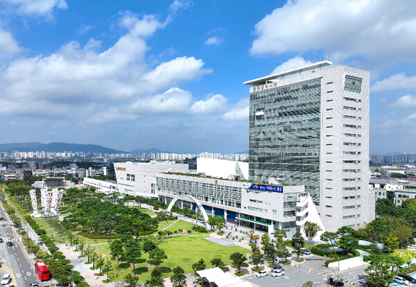 광주시가 자동차부품 제조업 협력업체 근로자들의 복지와 근로환경을 개선해 자동차산업 인력난 해소에 나선다.