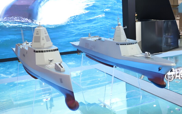 지난해 6월 부산 벡스코에서 진행된 마덱스 2023 전시회에서 선보인 한화오션의 차세대 구축함