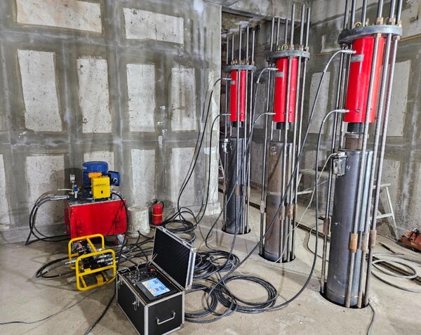 리모델링 특화 고강성 보강파일 압입 및 품질관리장치