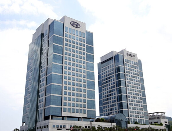 현대차·기아가 한국전기연구원과 손잡고 글로벌 상호운용성 시험센터를 구축해 사용자 친화적인 전기차 충전 생태계를 만든다.