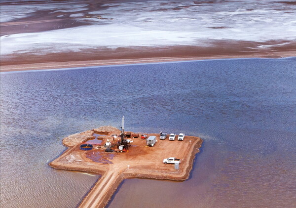 포스코가 아르헨티나 리튬 염호에서 탐사를 진행하고 있다.