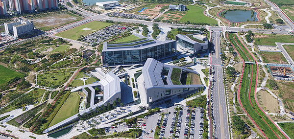 충남도가 자동차산업 분야 탄소중립 등 에너지전환에 선제대응을 위한 전문인력 양성을 추진한다.