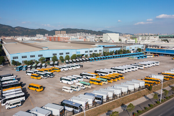 2023년 중국의 전기차 수출은 전년 대비 69.9% 증가한 341억 달러를 기록하는 기염을 토했다. 중국 전기차 산업 약진의 배경에 전 공정을 아우르는 종합적 전략과 공격적 투자가 있었다는 분석이다.