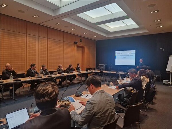 철도연은 9월 23일(현지시간) 독일연방 디지털교통부 회의실에서 독일연방 철도청 산하 독일철도교통연구센터(DZSF)와 진행 중인 공동연구 현황을 공유하고 향후 연구 협력방안을 모색하는 기술교류회를 개최했다.