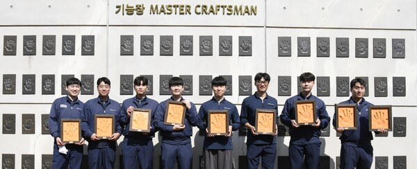 DN솔루션즈가 최근 ‘제76회 기능장’ 시험에서 8명의 기능장을 배출했다.