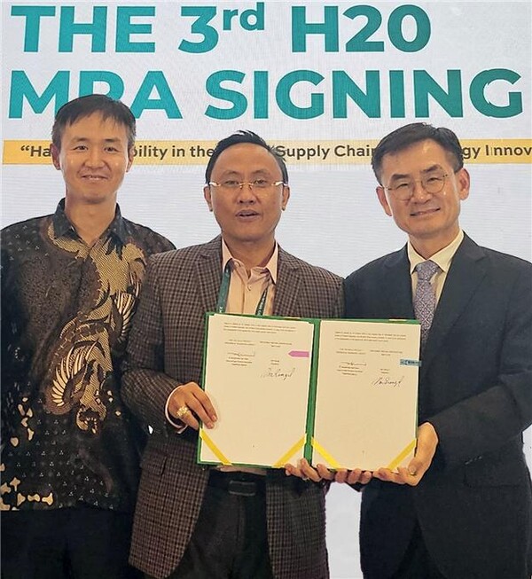 (오른쪽부터) KTC 안성일 원장, 할랄보장청(BPJPH) 모함매드 아킬 이르함(MUHAMMAD AQIL IRHAM) 청장, 주인도네시아 대사관 하경수 참사관