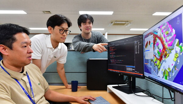 현대차·기아는 2020년부터 프레스 금형 자동설계 시스템을 일부 적용하기 시작했으며, 최근에는 모든 프레스 공정의 금형 설계에 활용할 수 있는 시스템 구축을 완료했다.