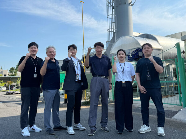 초임계 CO2 발전 기술 개발 과제참여자 단체사진. (왼쪽부터) 서한 선임연구원, 정흥준 책임연구원, 박주현 선임연구원, 차재은 책임연구원, 이기쁨 선임연구원, 박수민 박사후연수생