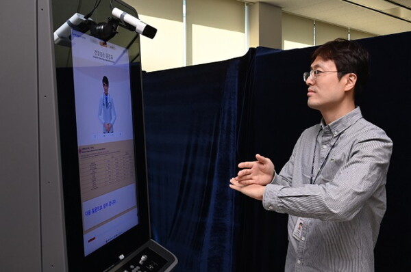 한국전자통신연구원(ETRI)이 청각장애인의 병원 문턱을 낮추고자 사회문제 해결형 연구개발을 통해 ‘따뜻한 디지털 세상' 구현에 앞장서고 있다. 