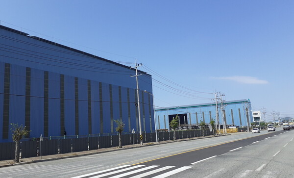 대불산단은 대형 선박 블록이나 철 구조물 등 조선해양기자재 기업이 대거 입주하면서 전선 지중화를 요구하는 목소리가 커졌다.