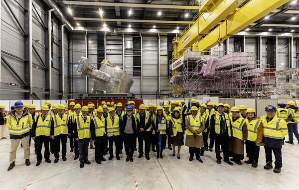 ITER 국제기구는 우리나라의 진공용기 마지막 섹터 조달 등을 축하하는 기념식을 지난 21일(목) 프랑스 카다라쉬 현지에서 개최했다.