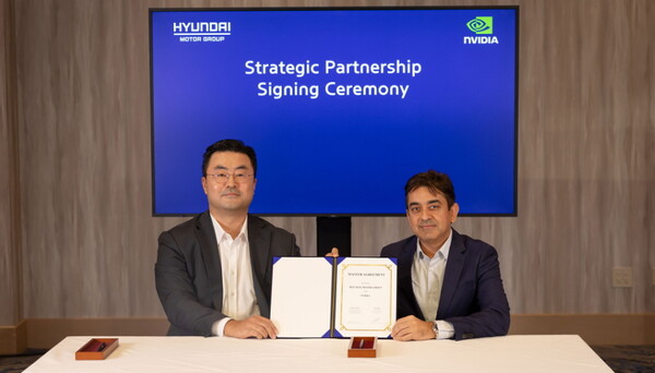(왼쪽부터) 현대차그룹 GSO(Global Strategy Office) 본부장 김흥수 부사장과 엔비디아 오토모티브 담당 리시 달(Rishi Dhall) 부사장