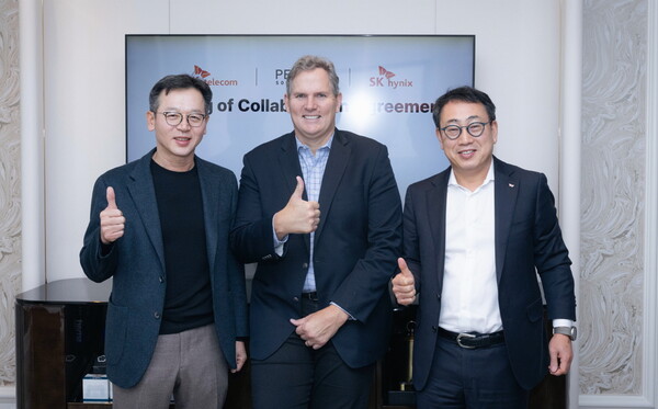 (왼쪽부터) 김주선 SK하이닉스 AI Infra 사장, 마크 아담스(Mark Adams) 펭귄솔루션스 CEO, 유영상 SKT CEO