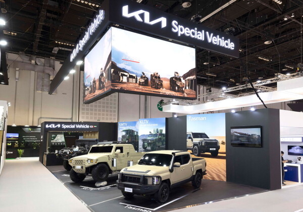 국제 방산 전시회 ‘IDEX 2025’에 참가한 기아 전시부스 전경