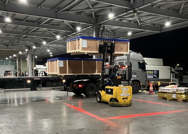 CJ대한통운이 정밀한 운영 역량을 요구하는 전투기 훈련장비 운송을 성공적으로 수행했다.