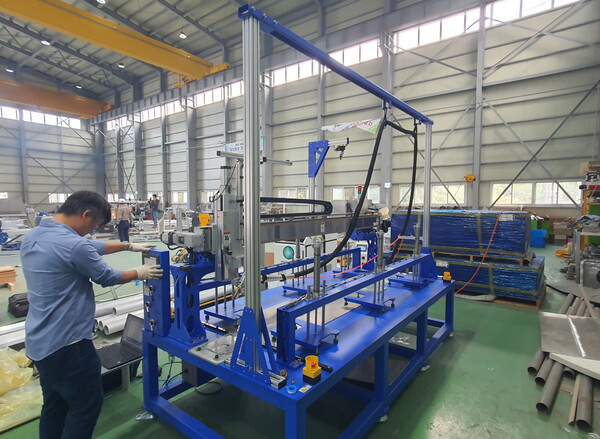 조선업 자동화 장비 사용 현장