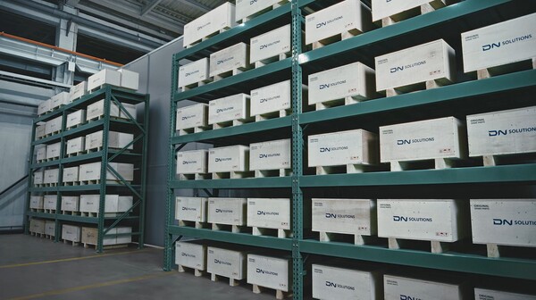 정품 파츠 물류센터 참고 사진