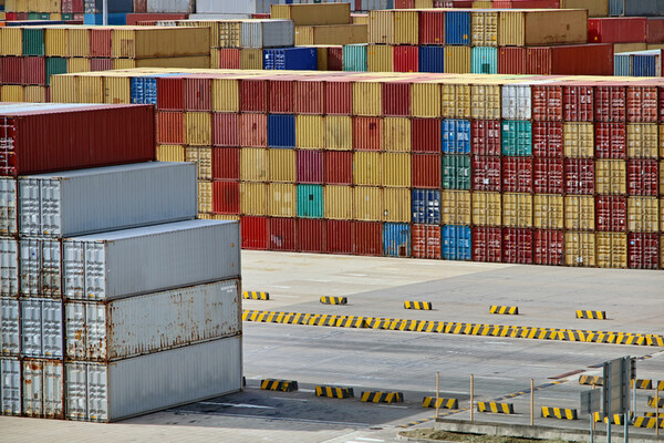 산업부와 KOTRA는 미국의 관세조치로 인한 우리 수출 중소·중견기업의 피해를 최소화하기 위해 ‘관세대응 바우처’를 마련했다.