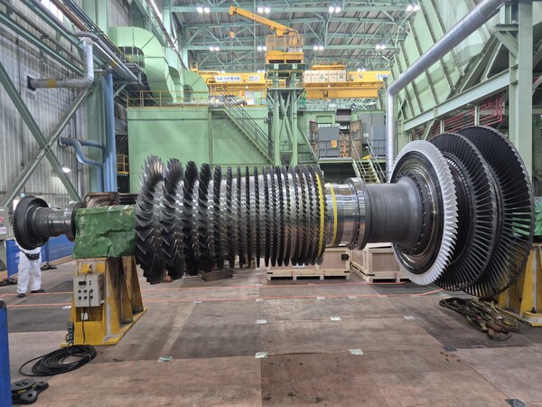 남부발전은 부산복합발전소에 국산기술을 활용한 가스터빈 핵심부품을 설치하고 시운전까지 성공적으로 진행하여 상업운전에 돌입했다.