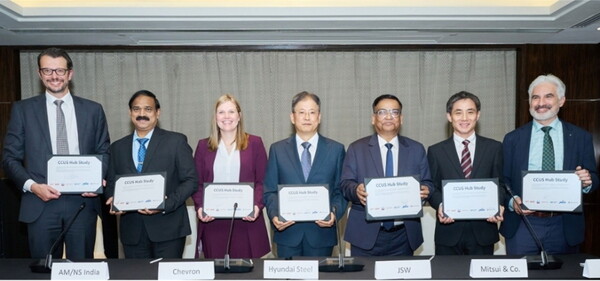 현대제철이 글로벌 철강사 및 유관 업체들과 손잡고 탄소 포집·활용·저장(CCUS) 허브 발굴을 위한 공동 연구에 나섰다.