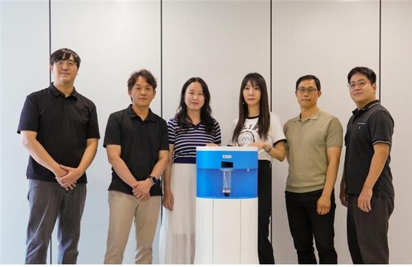 (왼쪽부터) 이규동 연구원, 도성준 수석연구원, 강애연 박사후연구원, 김주란 수석연구원, 형준호 수석연구원, 이우성 수석연구원