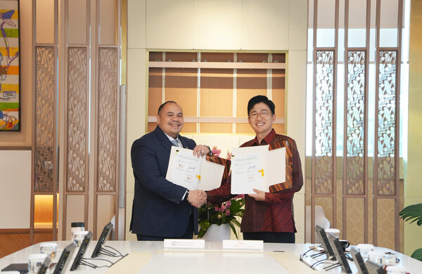 (오른쪽부터) SK플라즈마코어 노현호 법인장과 다난타라 최고투자책임자 판두 자흐리르